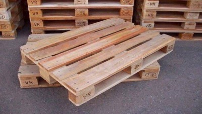 Pallet gỗ là gì? Kích thước tiêu chuẩn, ưu nhược điểm và ứng dụng phổ biến Pallet gỗ là gì? Kích thước tiêu chuẩn, ưu nhược điểm và ứng dụng phổ biến
